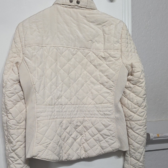 Elegant Cream Quilted Women's Jacket - Picture 10 of 14
